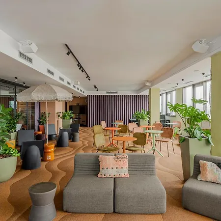 Wn Lab - Including Breakfast And Parking 호텔 4*